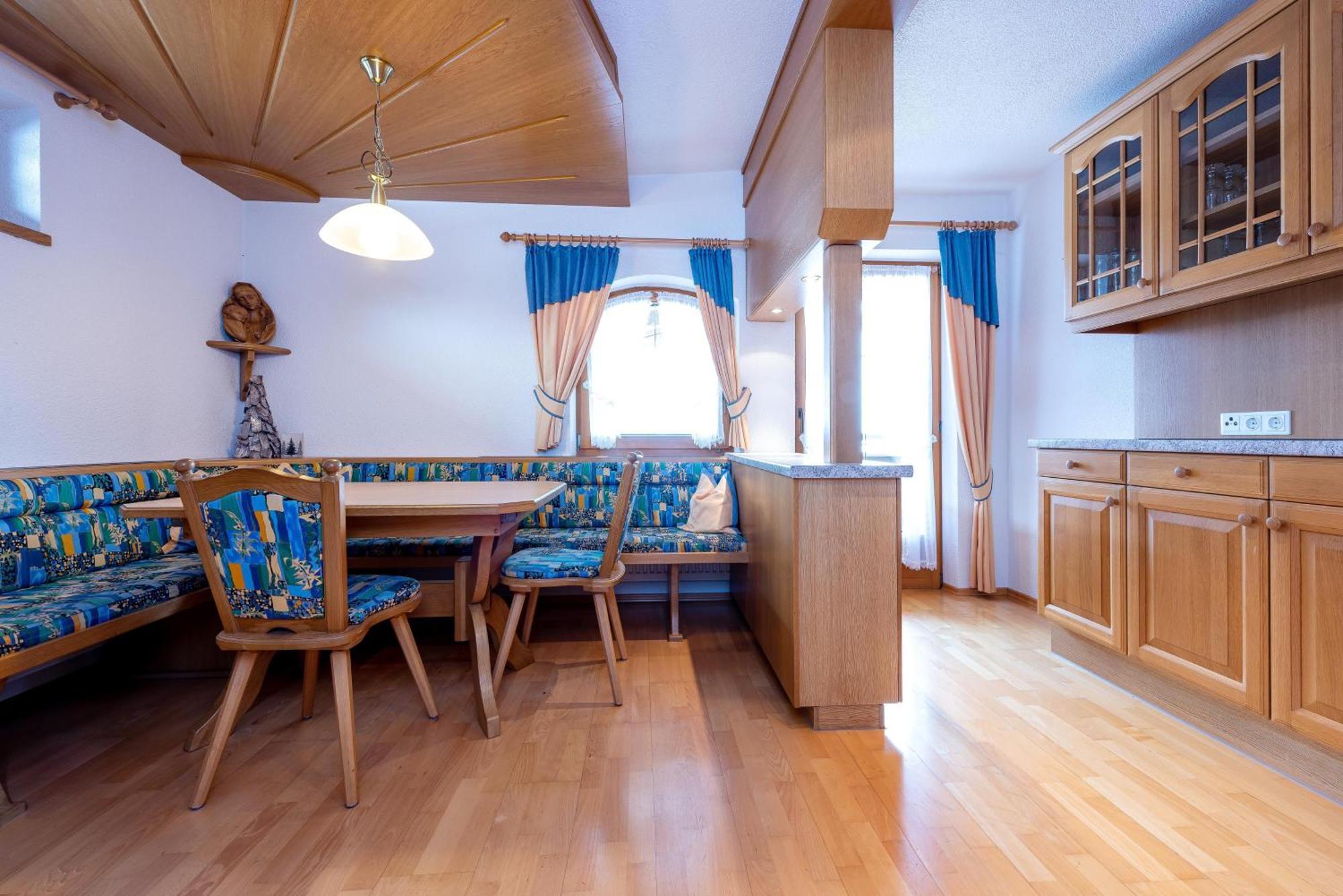 Astegg, Alpengasthof Finkenberg Room photo